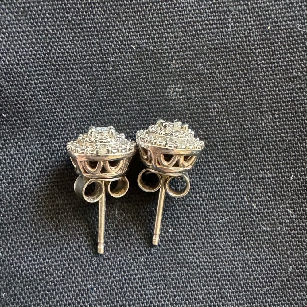 Elegant Sterling Silver 925 Cubic Zirconia Stud Earrings